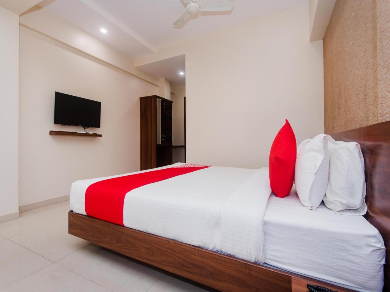 Hotel Park Inn Vasai Eksteriør bilde